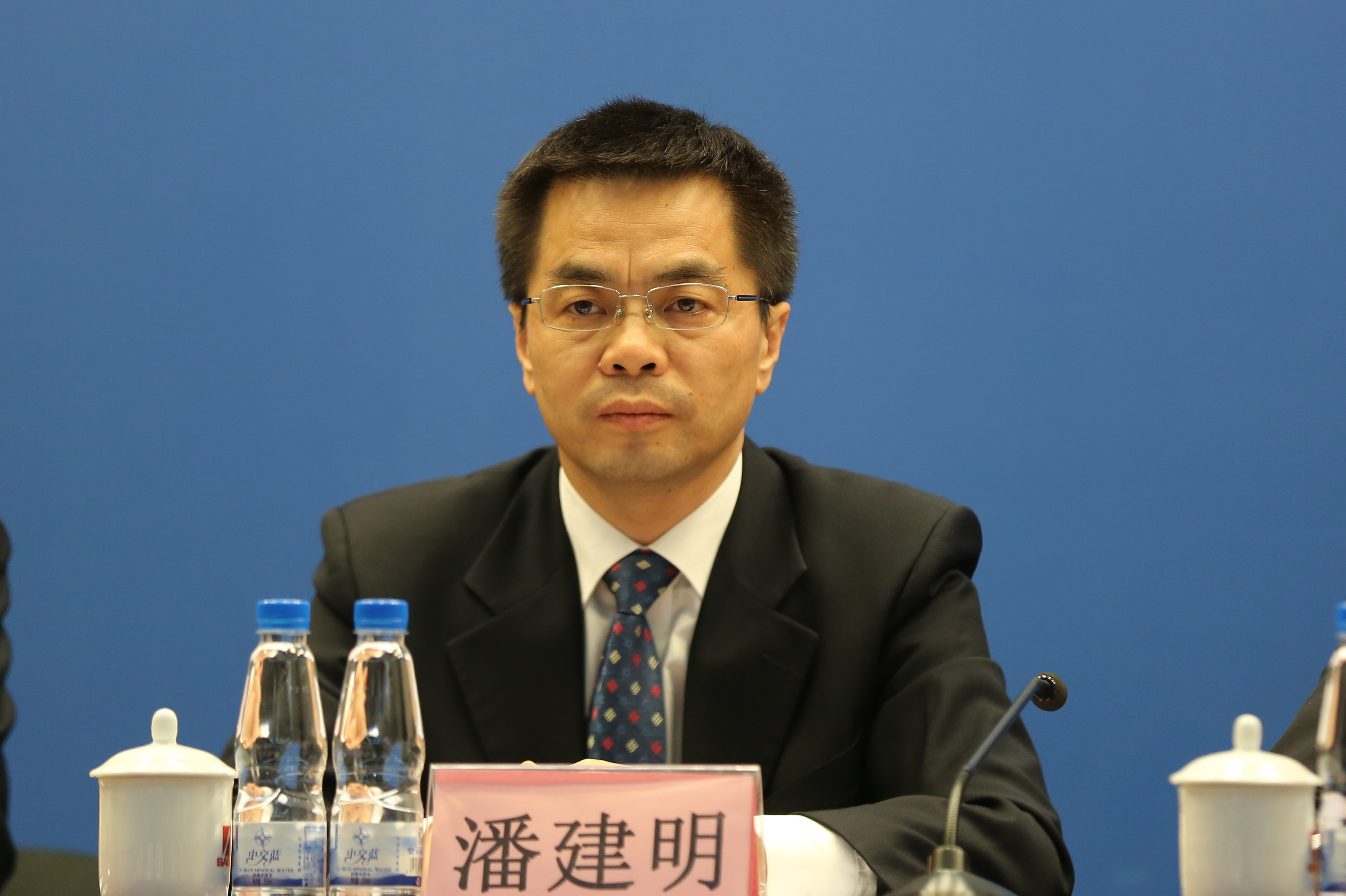 中國核工業集團公司董事會秘書、新聞發言人潘建明出席發布會。