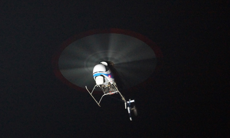 2018年1月22日晚，正在執行夜間巡檢任務的大型電力巡檢無人機。