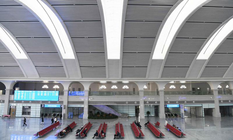 圖為12月6日拍攝的牡丹江新站候車大廳一角。（新華社記者 王建威 攝）