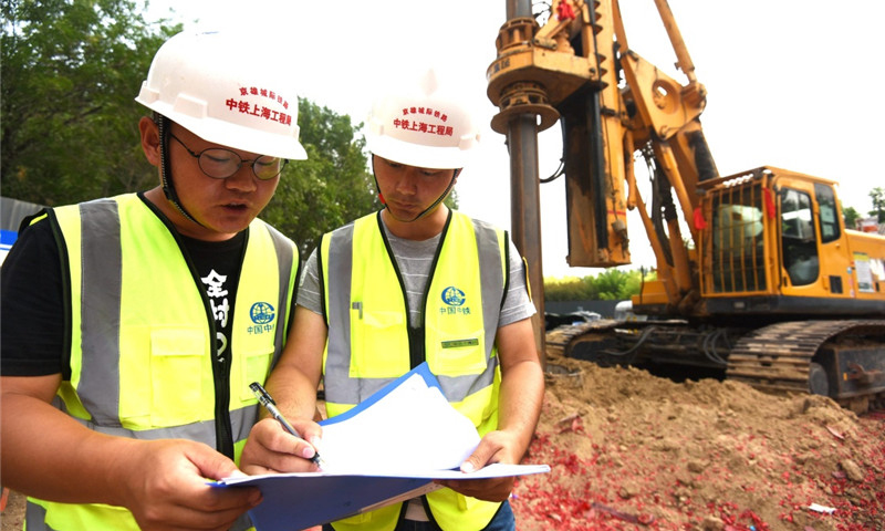京雄城際鐵路霸州段于2017年啟動前期工作，2018年5月正式啟動征地拆遷工作，預計將于2020年建成通車。（新華社記者 王曉 攝）