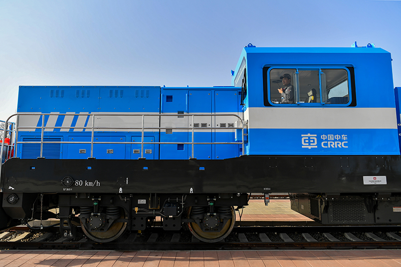 圖為1月27日拍攝的我國自主研發的首臺氫燃料混合動力機車。（新華社記者 曹陽 攝）