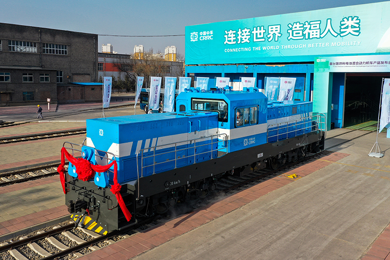 圖為1月27日拍攝的我國自主研發的首臺氫燃料混合動力機車。（新華社記者 曹陽 攝）