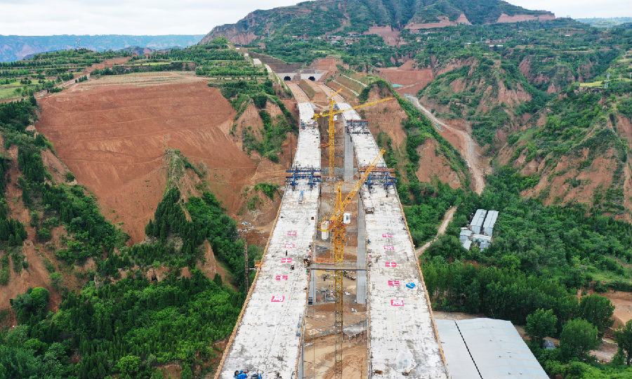 運三高速連接線工程是連接山西省和河南省及中原地區的重要通道，其建設對實現山西省高速公路聯網，消除交通“瓶頸”，加強豫、晉、陜多個省份的有效銜接，構建“黃河金三角”經濟協作區，提高網絡化程度和縮短區際經濟差距等方面都具有重要的作用和意義。