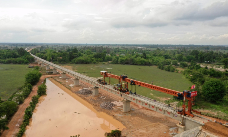 圖為6月1日拍攝的楠科內河特大橋。新華社發（臧衡 攝）