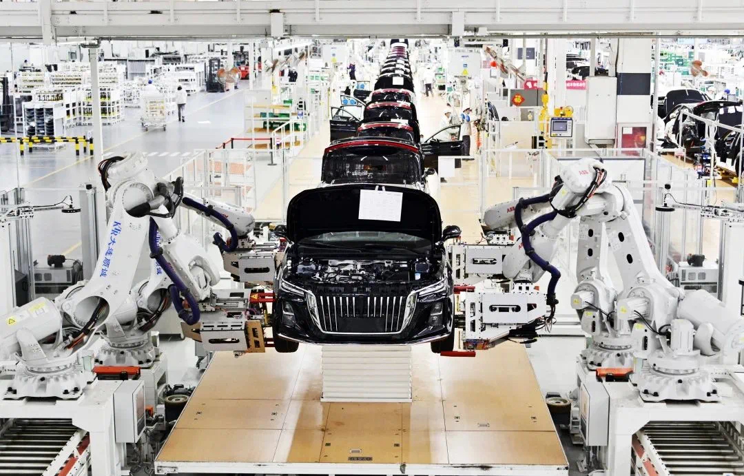 紅旗智能生產線.jpg 紅旗智能生產線.jpg